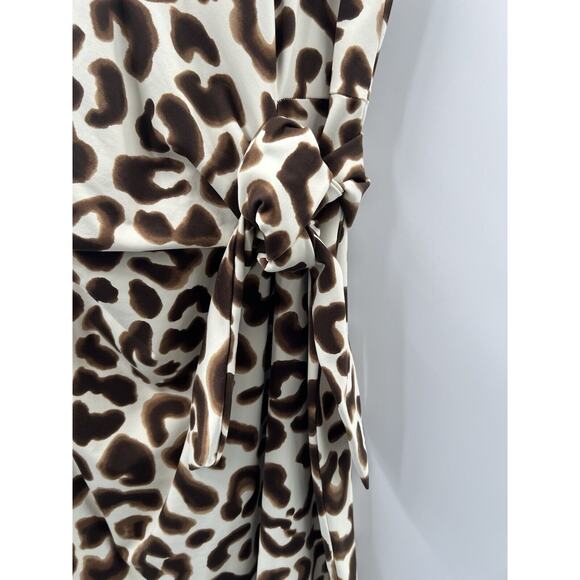 J. McLaughlin Women’s Short Sleeve Elora Animal Print Faux Wrap Dress Large - Picture 3 of 12